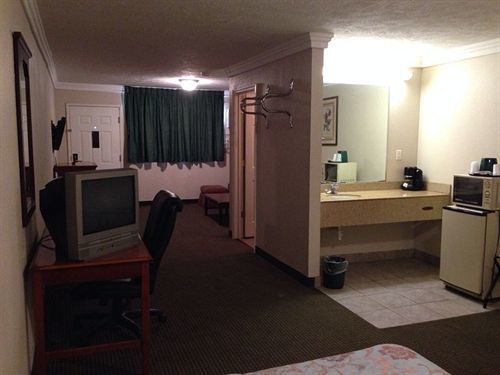 Deluxe Inn Motel Лейк Чарльз Экстерьер фото